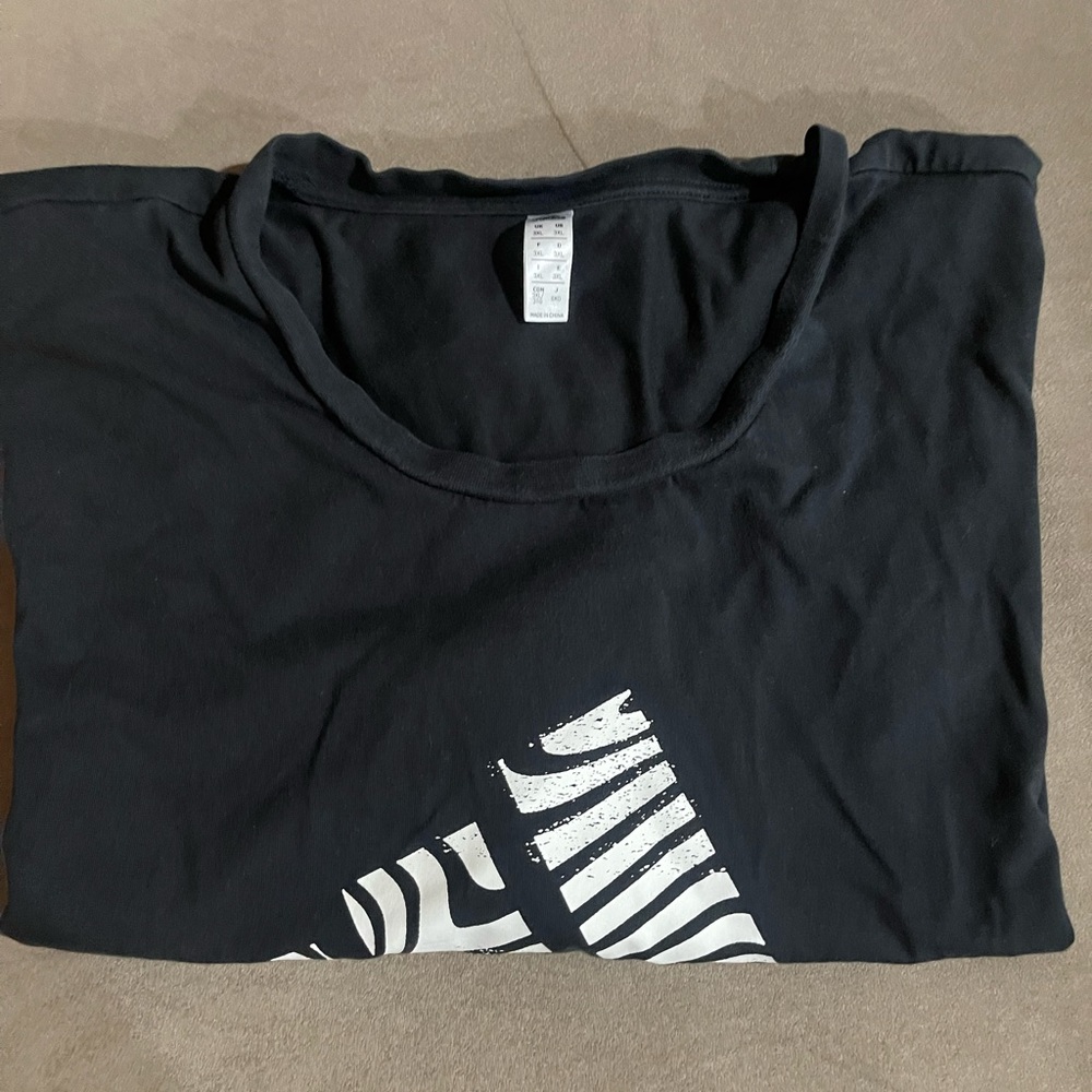 Adidas T-Shirt - Picture 6 of 8